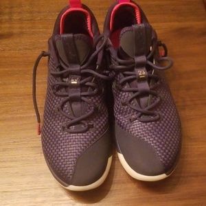 Lebron James Noke size 12 only worn once